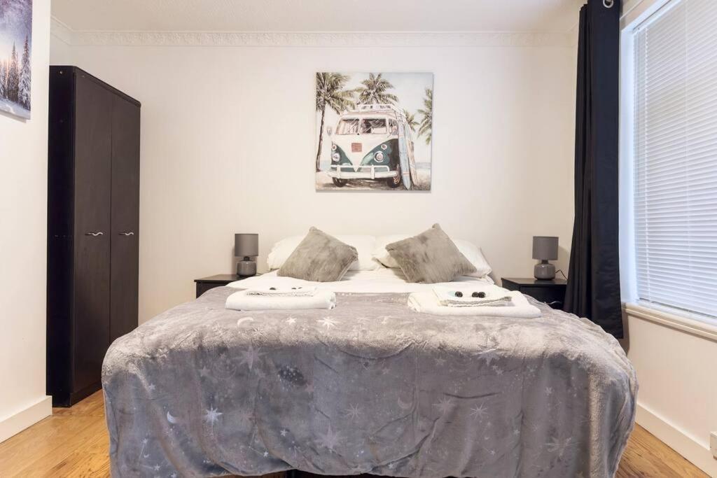 Immaculate 5 Bedroom House ロッキンガム エクステリア 写真