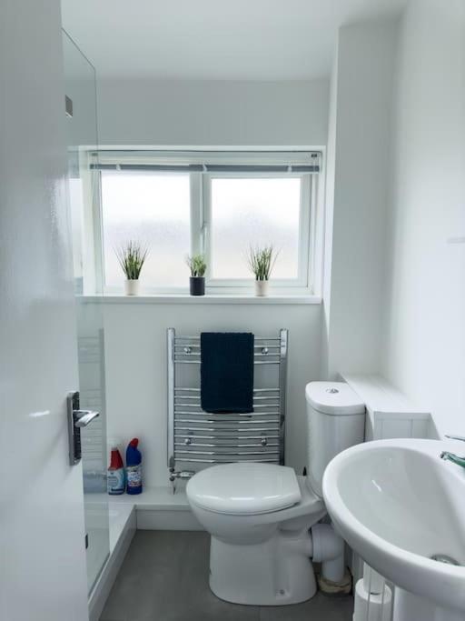 Immaculate 5 Bedroom House ロッキンガム エクステリア 写真